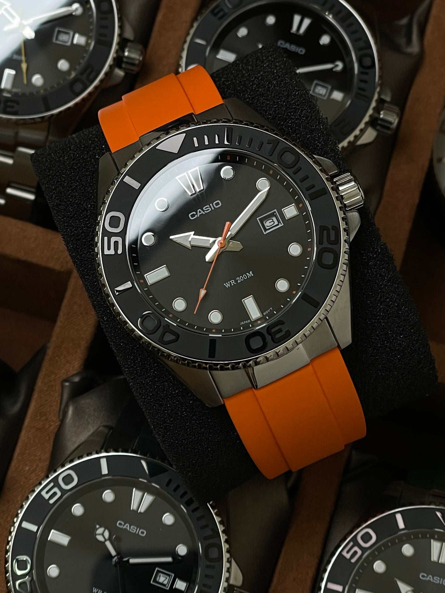 MDV107-Black Yacht Style Modded (Orange)