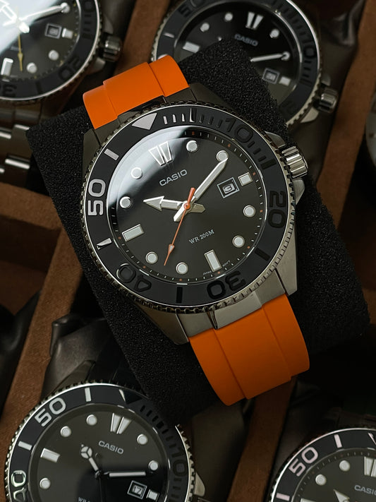 MDV107-Black Yacht Style Modded (Orange)